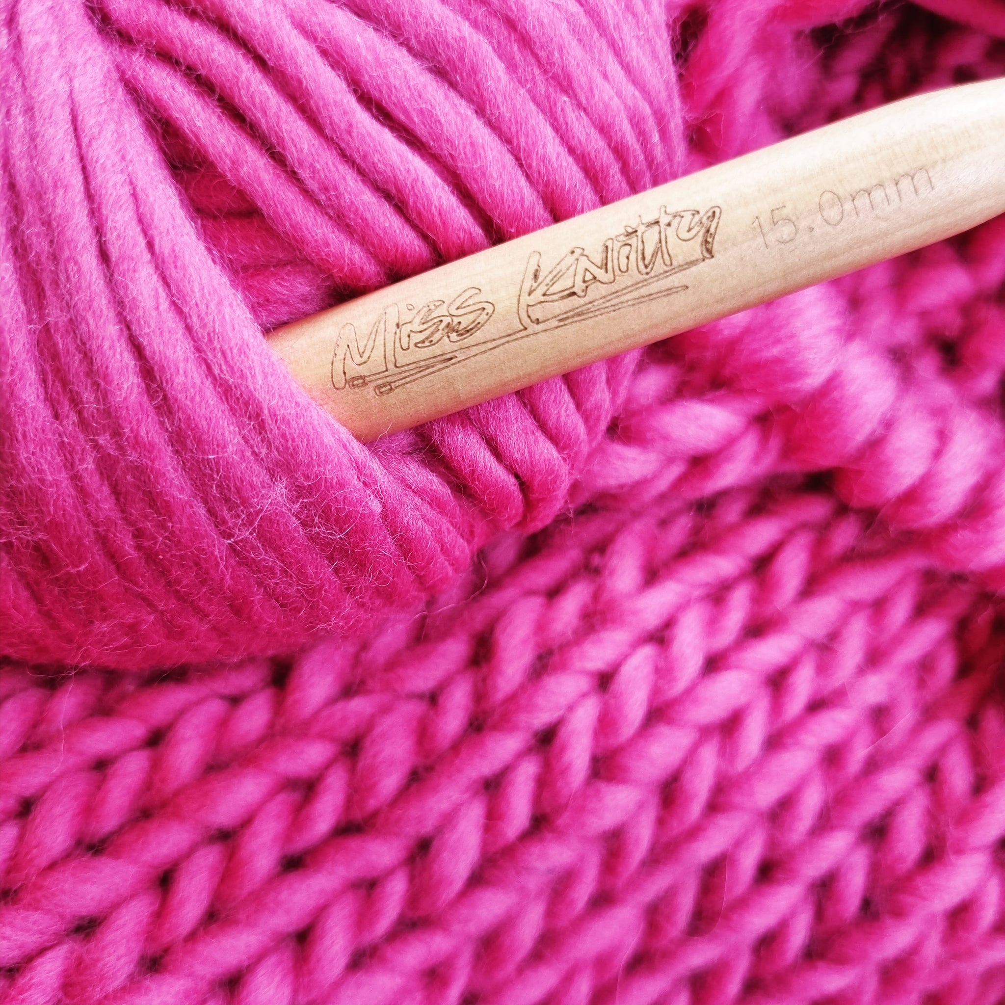 Getting Started with Knitting Using Miss Knitty Chunky Yarn